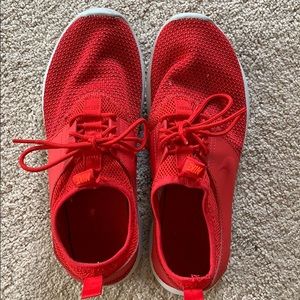 Nike Tennis Shoes